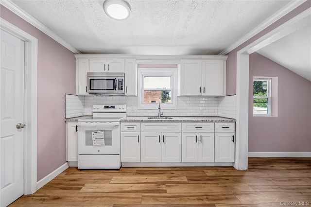 25 William Street, Central Islip, NY 11722