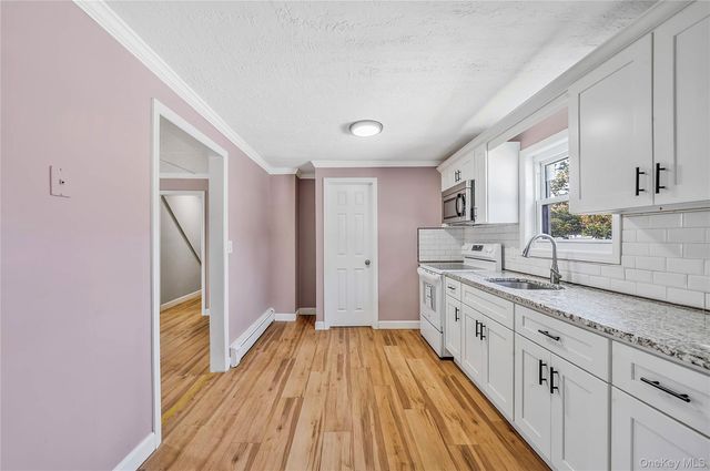 25 William Street, Central Islip, NY 11722