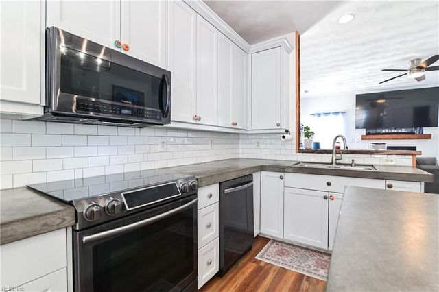 833 Cabrini PL, Virginia Beach, VA 23464