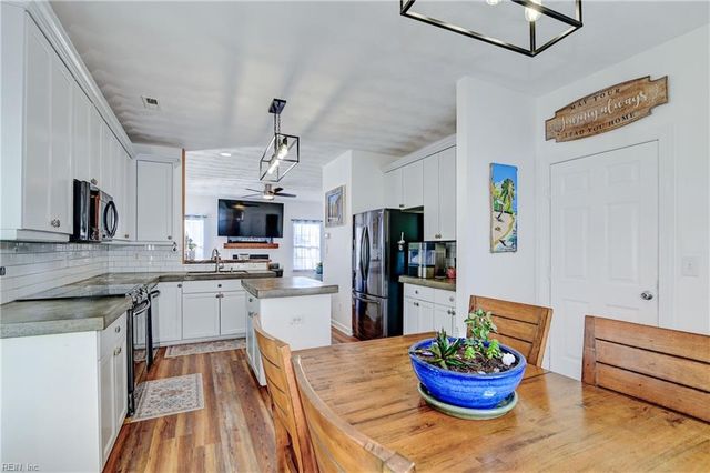 833 Cabrini PL, Virginia Beach, VA 23464