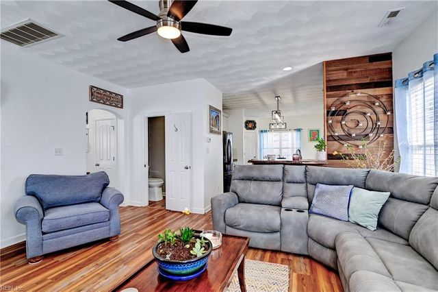 833 Cabrini PL, Virginia Beach, VA 23464