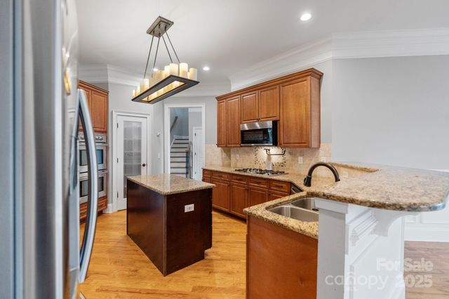 116 Whispering Cove Court, Mooresville, NC 28117