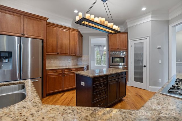 116 Whispering Cove Court, Mooresville, NC 28117