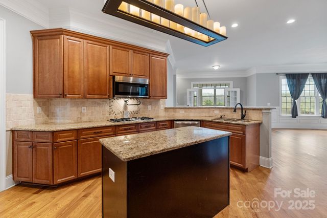 116 Whispering Cove Court, Mooresville, NC 28117