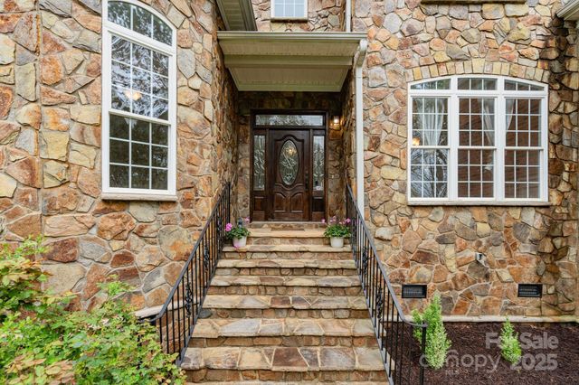 116 Whispering Cove Court, Mooresville, NC 28117