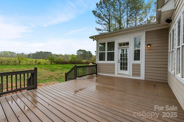 116 Whispering Cove Court, Mooresville, NC 28117