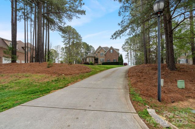 116 Whispering Cove Court, Mooresville, NC 28117