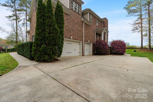 116 Whispering Cove Court, Mooresville, NC 28117