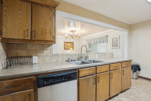 237 Southwood Drive, Lancaster, TX 75146