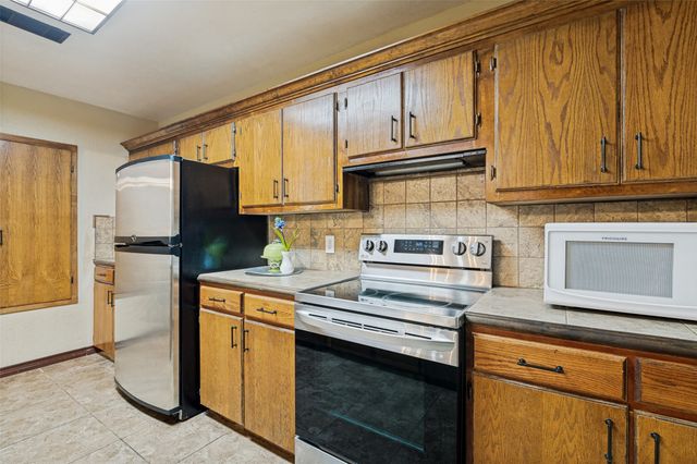 237 Southwood Drive, Lancaster, TX 75146