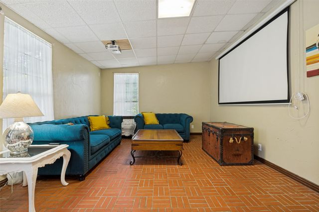 237 Southwood Drive, Lancaster, TX 75146