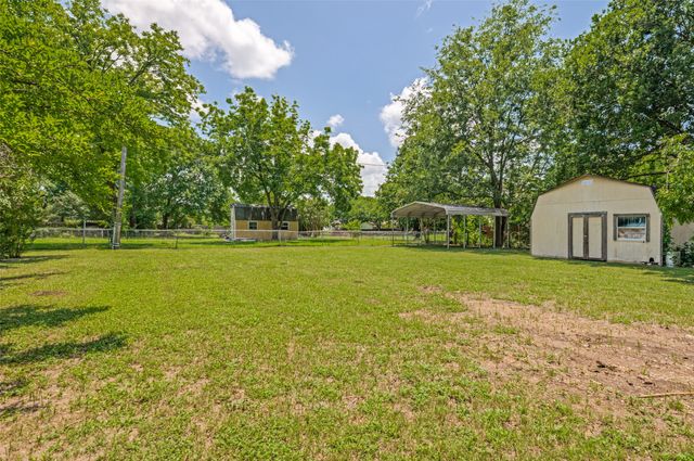 237 Southwood Drive, Lancaster, TX 75146