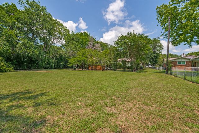 237 Southwood Drive, Lancaster, TX 75146