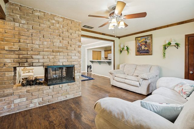 237 Southwood Drive, Lancaster, TX 75146