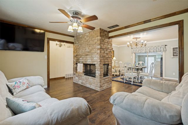 237 Southwood Drive, Lancaster, TX 75146