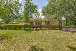 237 Southwood Drive, Lancaster, TX 75146