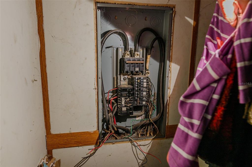 Image 15 of property listing at 521 SE 129TH TERRACE, Silver Springs, FL 34488