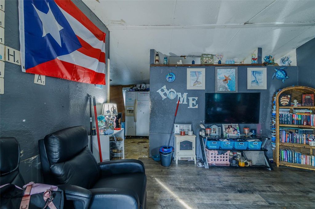 Image 18 of property listing at 521 SE 129TH TERRACE, Silver Springs, FL 34488