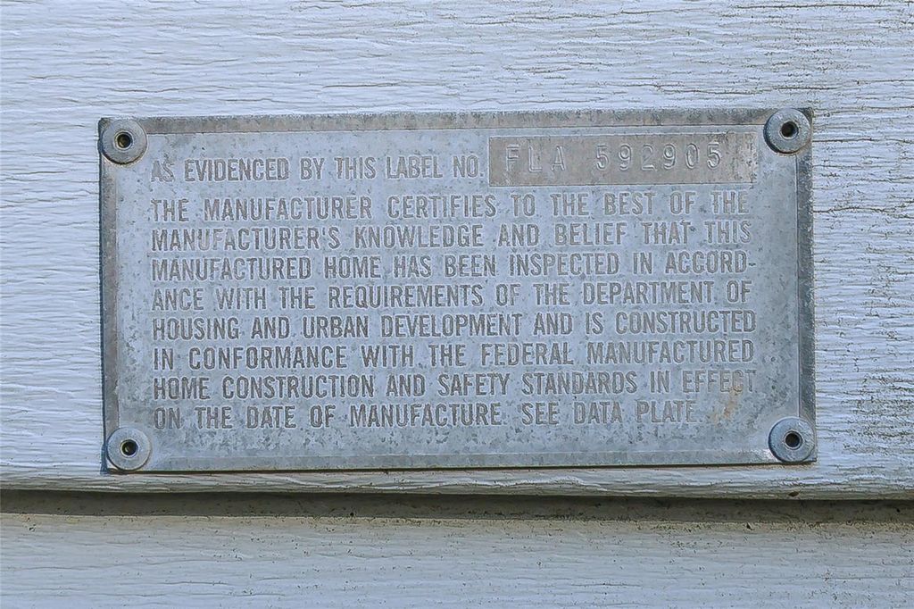 Image 3 of property listing at 521 SE 129TH TERRACE, Silver Springs, FL 34488