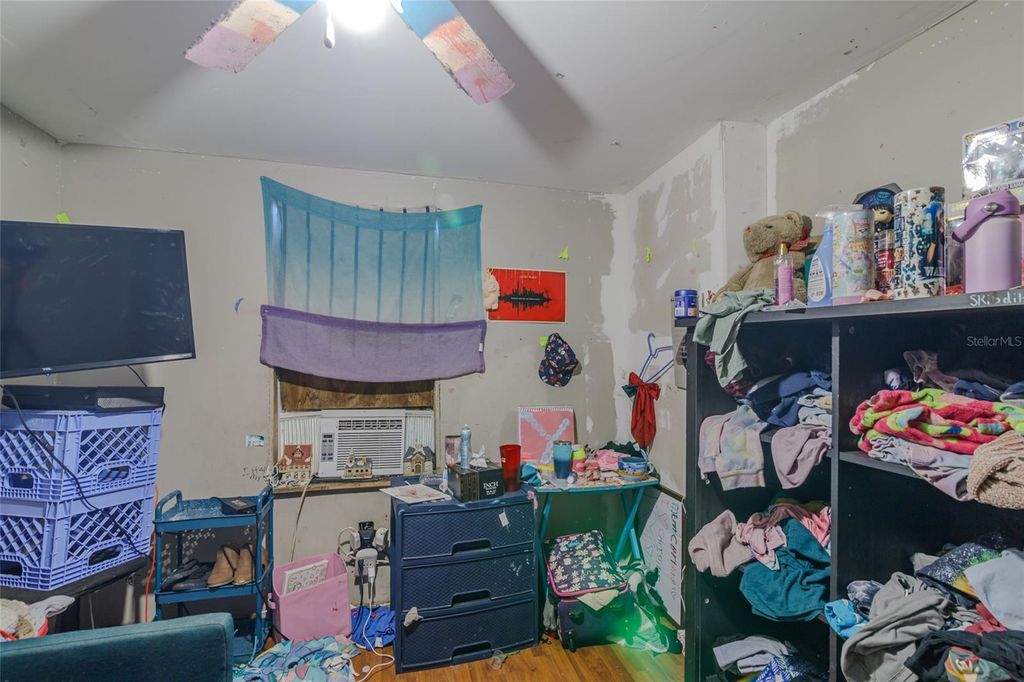 Image 25 of property listing at 521 SE 129TH TERRACE, Silver Springs, FL 34488