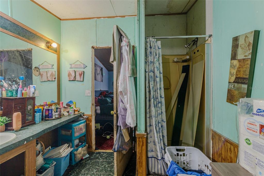 Image 28 of property listing at 521 SE 129TH TERRACE, Silver Springs, FL 34488