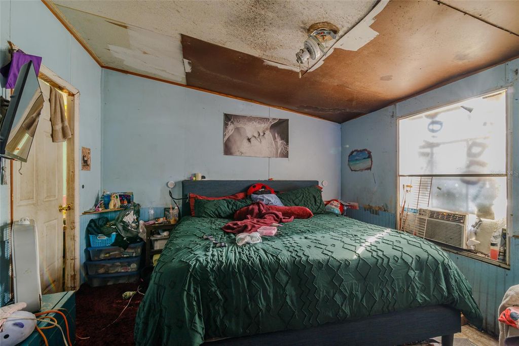 Image 36 of property listing at 521 SE 129TH TERRACE, Silver Springs, FL 34488