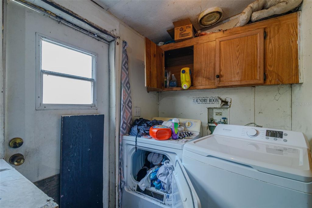 Image 43 of property listing at 521 SE 129TH TERRACE, Silver Springs, FL 34488