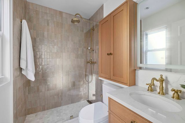 428 W 23rd St Apt 4D, New York City, NY 10011