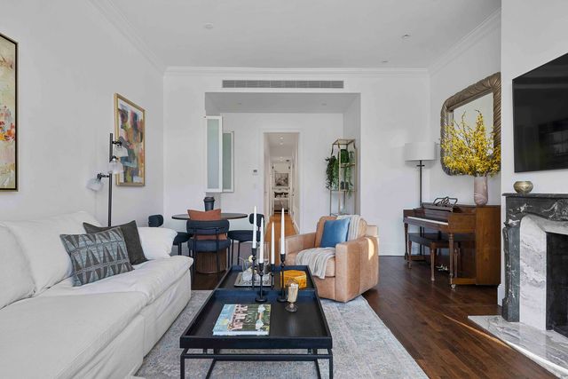 428 W 23rd St Apt 4D, New York City, NY 10011