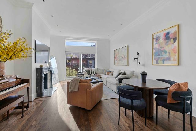 428 W 23rd St Apt 4D, New York City, NY 10011