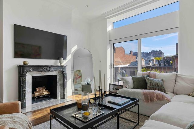 428 W 23rd St Apt 4D, New York City, NY 10011