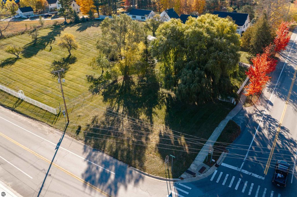 Image 10 of property listing at 11801 S Lacore Road, Empire, MI 49630