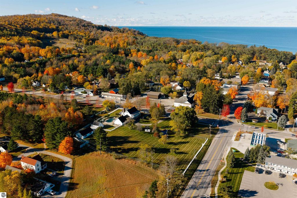 Image 13 of property listing at 11801 S Lacore Road, Empire, MI 49630