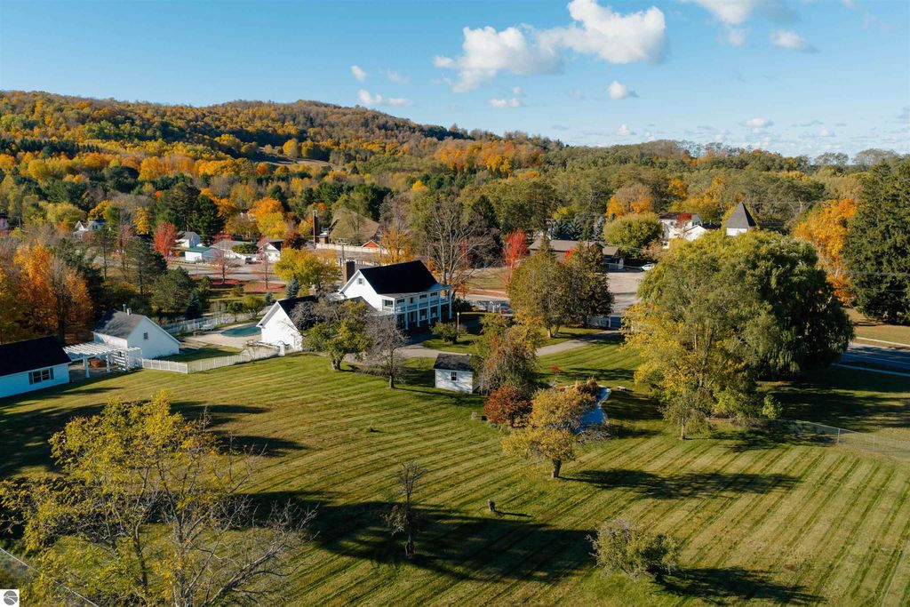 Image 15 of property listing at 11801 S Lacore Road, Empire, MI 49630