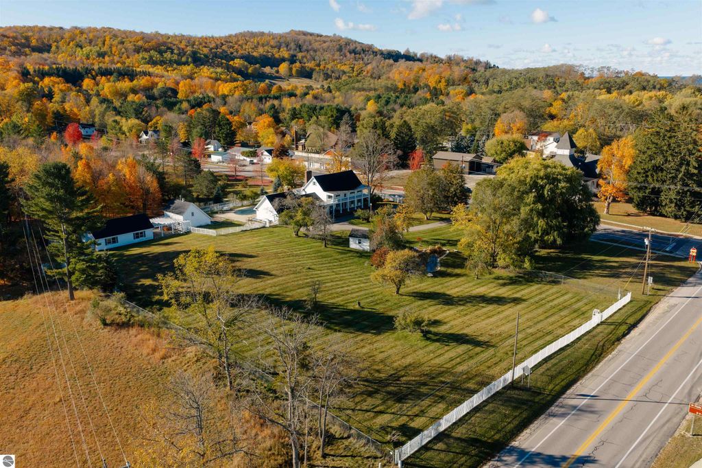 Image 21 of property listing at 11801 S Lacore Road, Empire, MI 49630