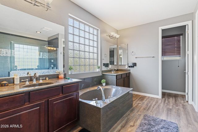 2894 E JANELLE Way, Gilbert, AZ 85298