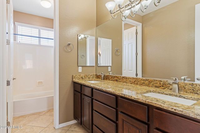 2894 E JANELLE Way, Gilbert, AZ 85298