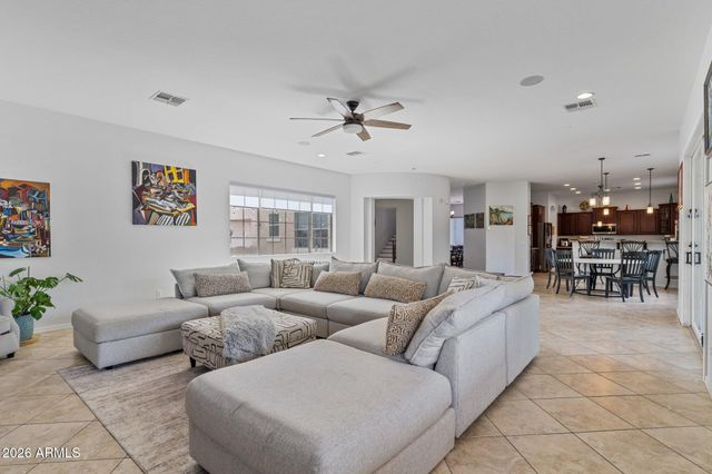 2894 E JANELLE Way, Gilbert, AZ 85298