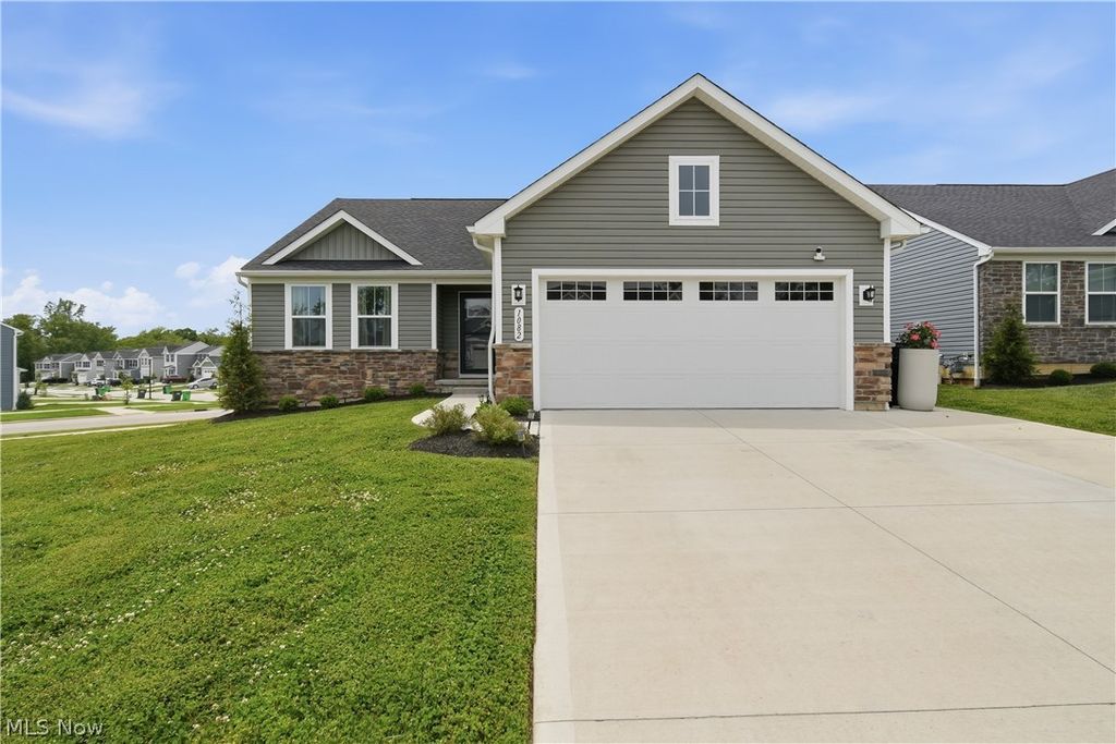 1082 Bookman Avenue, Akron, OH 44312
