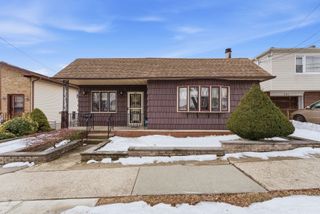 229 CENTRE AVE, Secaucus, NJ 07094