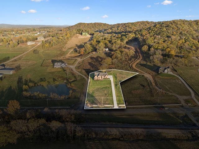 9204 Horton Hwy, College Grove, TN 37046