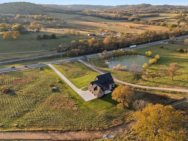 9204 Horton Hwy, College Grove, TN 37046