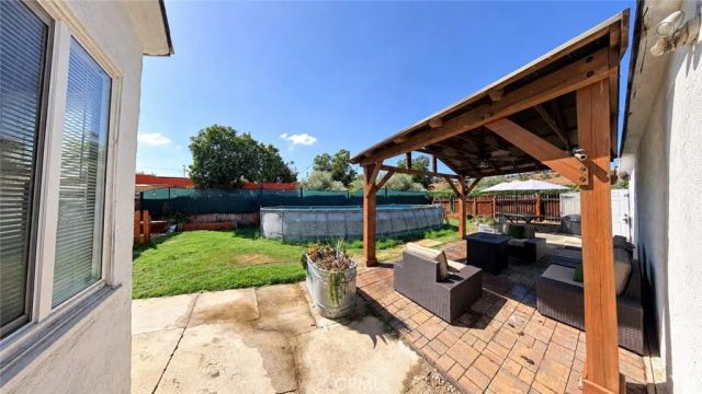 3898 N Mountain View, San Bernardino, CA 92405
