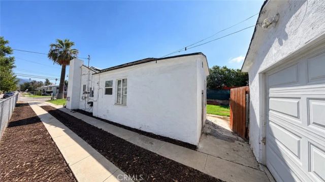 3898 N Mountain View, San Bernardino, CA 92405