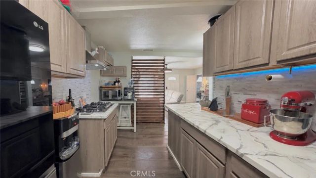 3898 N Mountain View, San Bernardino, CA 92405