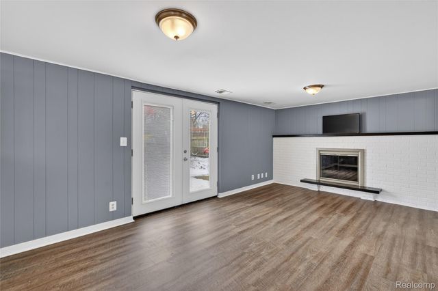 4199 Sheraton Drive, Flint, MI 48532