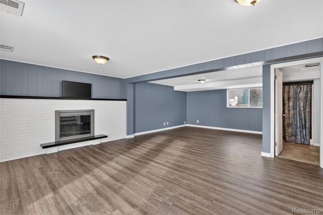 4199 Sheraton Drive, Flint, MI 48532