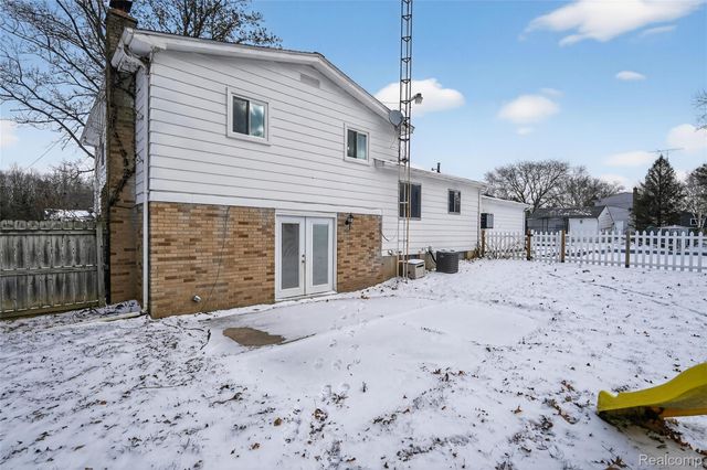 4199 Sheraton Drive, Flint, MI 48532