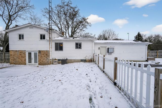 4199 Sheraton Drive, Flint, MI 48532