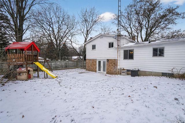 4199 Sheraton Drive, Flint, MI 48532